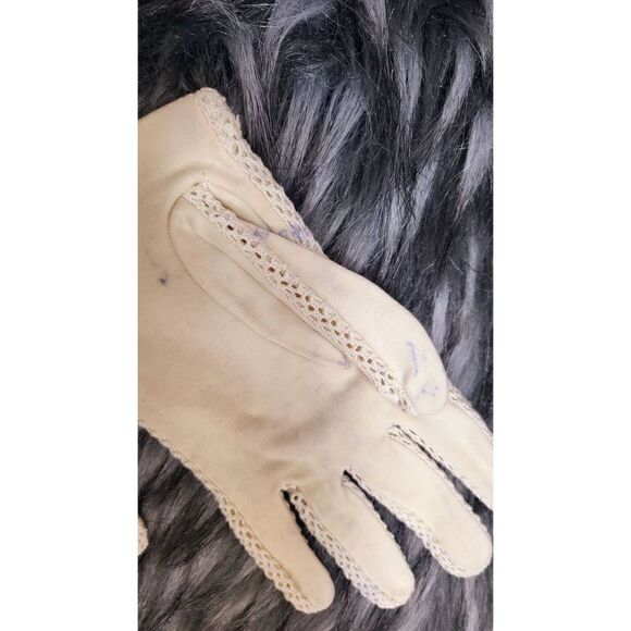 Vintage ladies gloves  - Picture 5 of 5